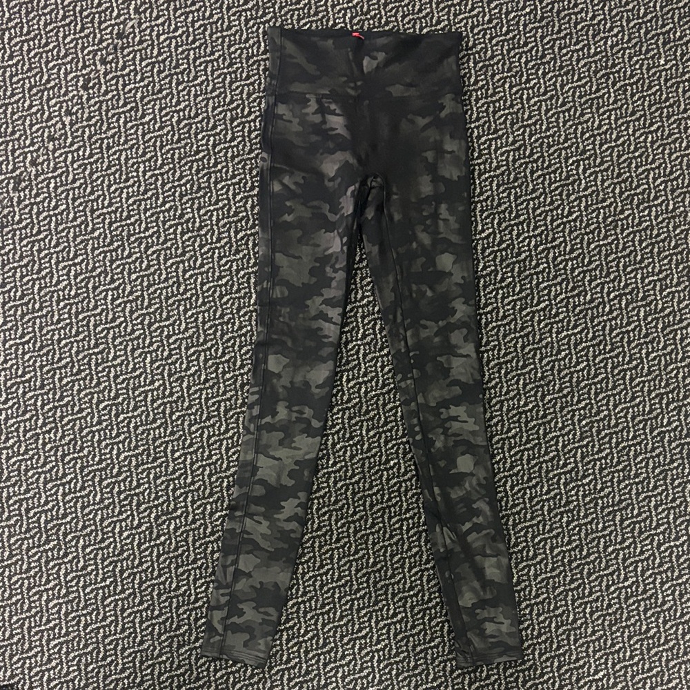 SPANX Black and Gray Camouflage Leggings